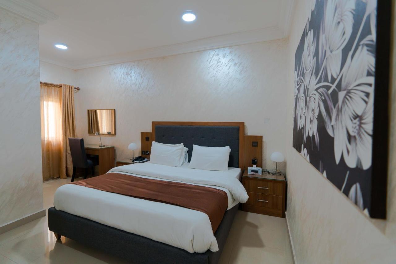 Phoenicia Suites Wupa Kültér fotó