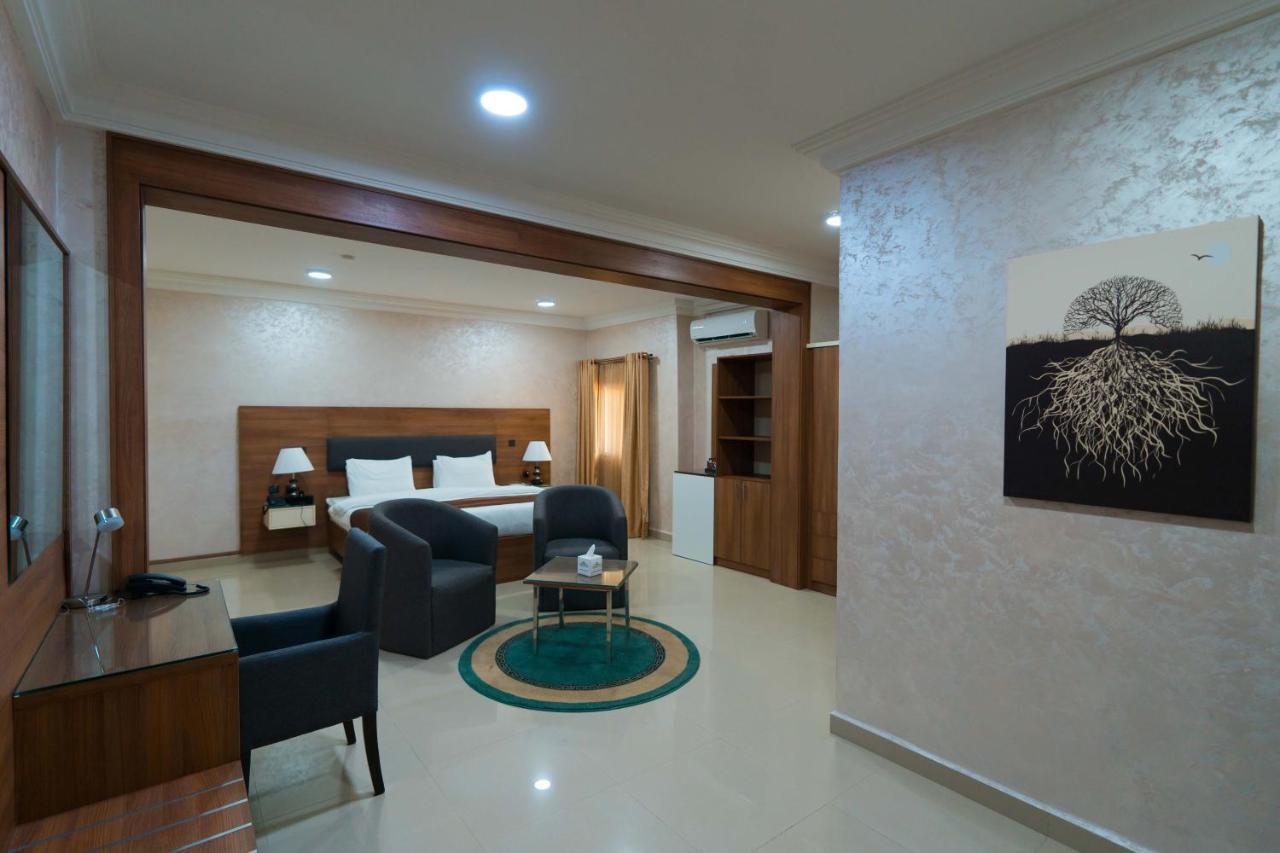 Phoenicia Suites Wupa Kültér fotó